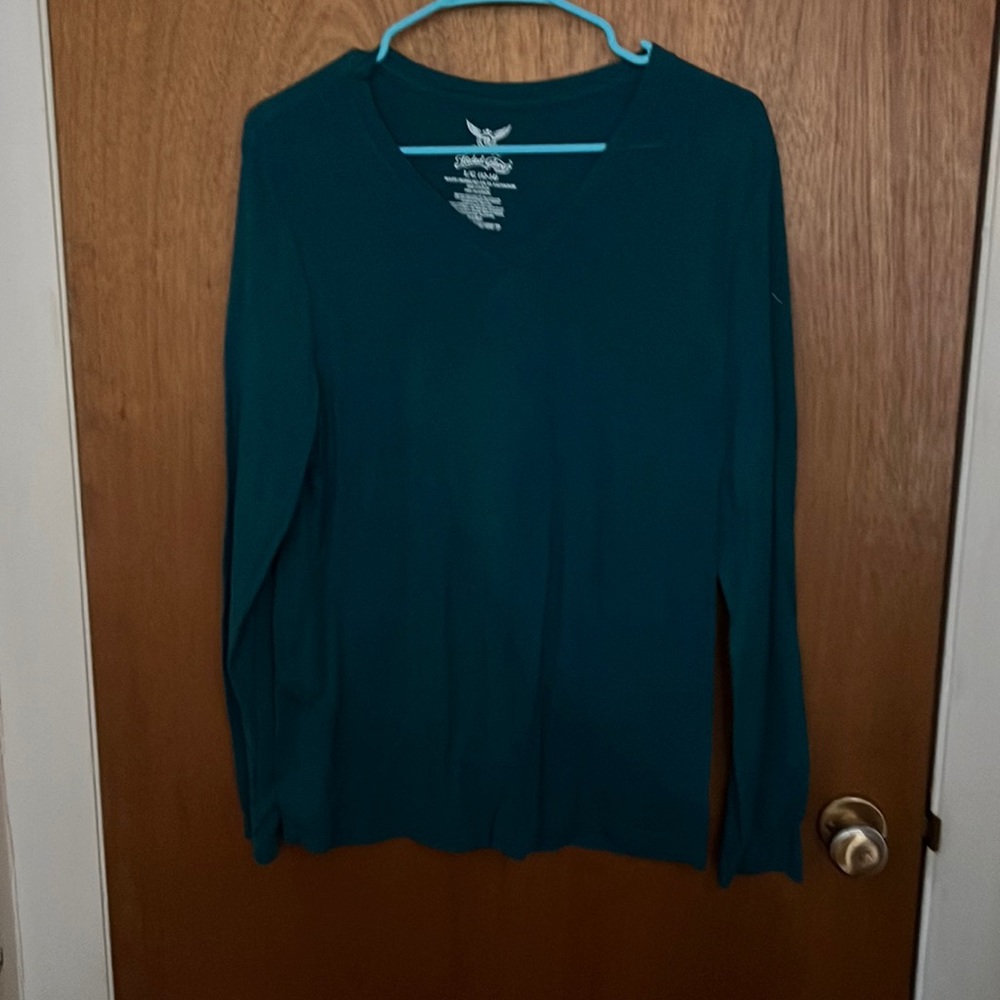 Green long sleeve t shirt